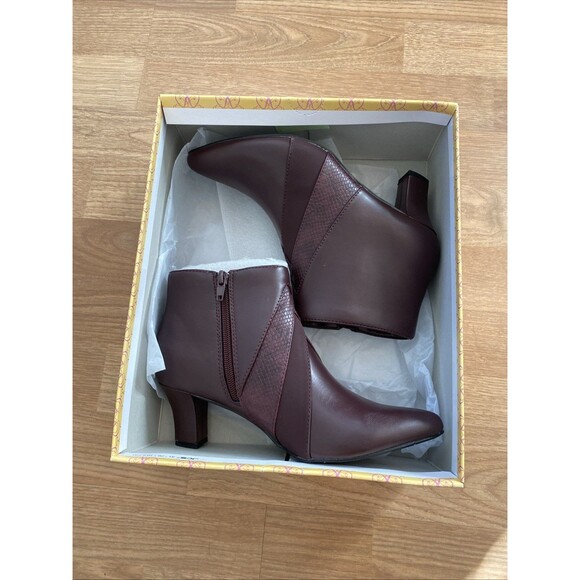 Easy Street Falcon Women's Ankle Boots Size 7.5 Red Burgundy Dress Booties - Picture 5 of 16